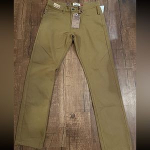 NWT Khaki pants Hudson and barrow 32x32
